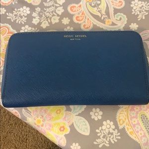 💙Henri Bendel Continental Wallet💙